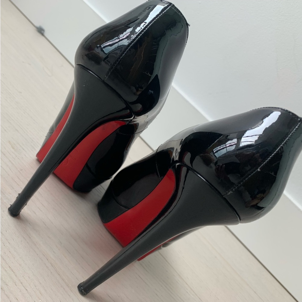 Christian louboutin black heels size 39 1/2